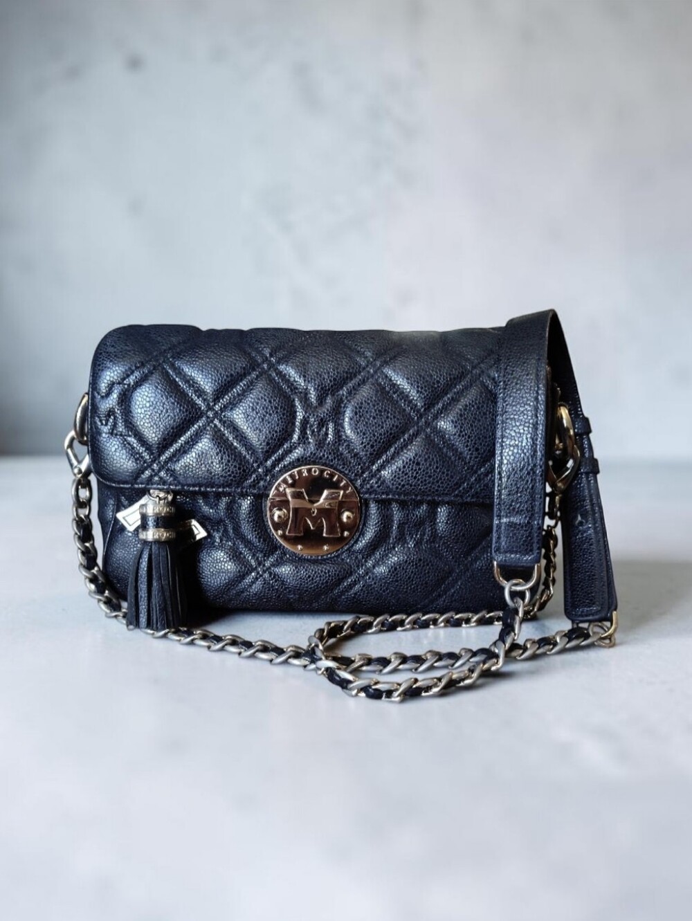 Metrocity Luxury Black Quilted Sling Crossbody Bag Gold-tone Hardware